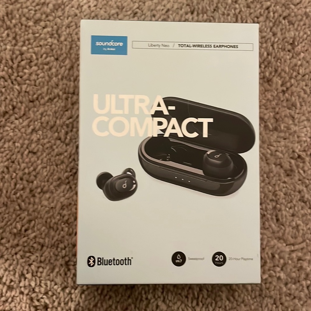 Brand new wireless ultra-compact earphones